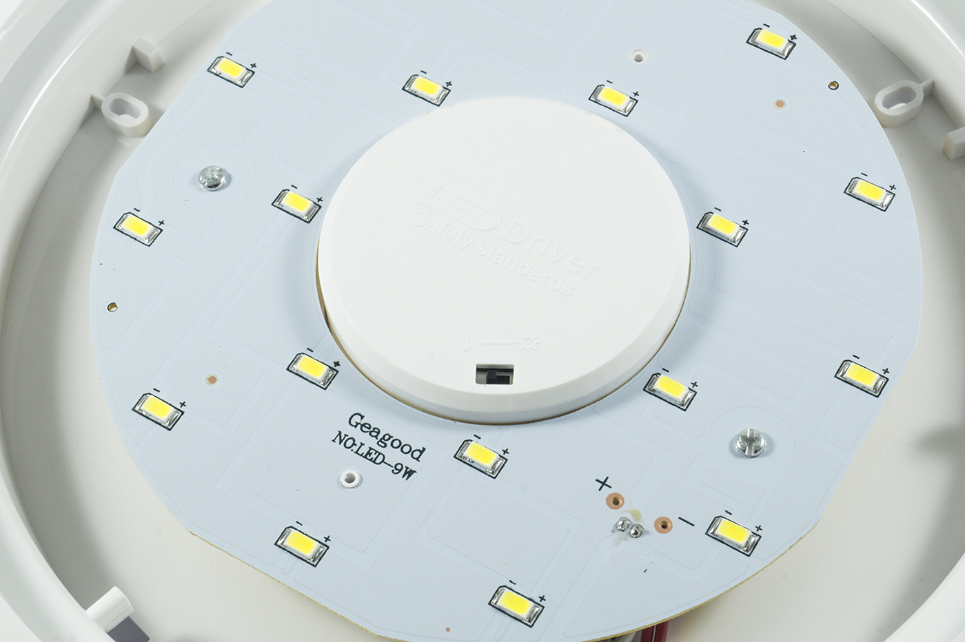 Plafoniera Led Sensore Movimento : Bes 17663 plafoniere beselettronica plafoniera lampada led