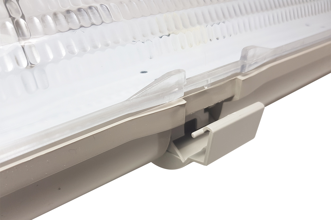 Plafoniere Da Esterno Neon : Bes 23081 plafoniere beselettronica plafoniera led stagna