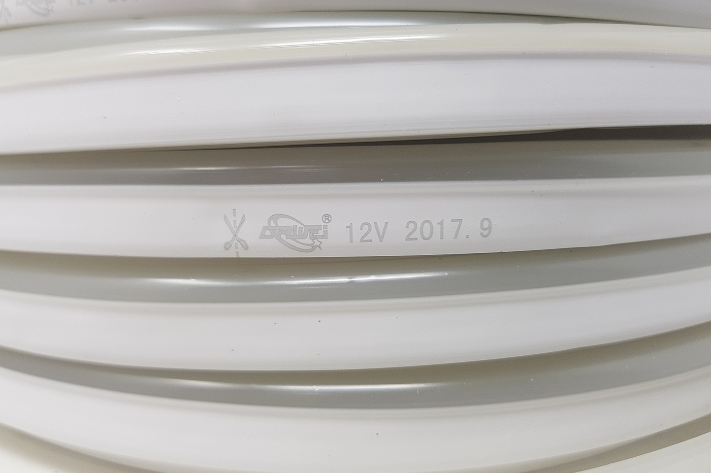 Plafoniera Tubo Led Esterno : Bes 24048 strisce led beselettronica striscia strip drl